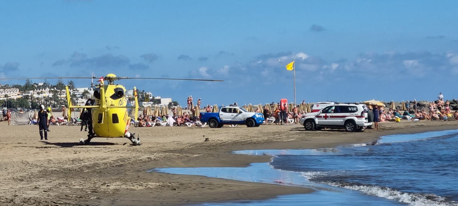 Rescate de un varón en la Playa del Cochino