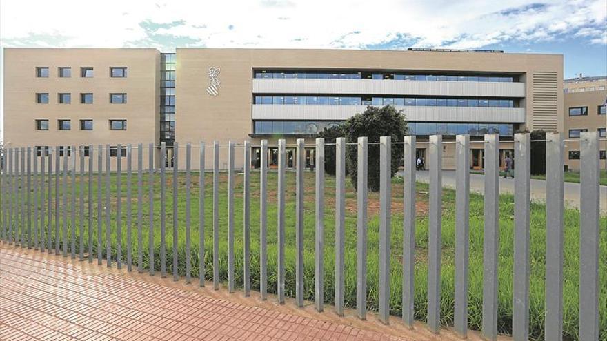 Juzgan a un empleado de banca de la Vall por saquear 3,3 millones de €