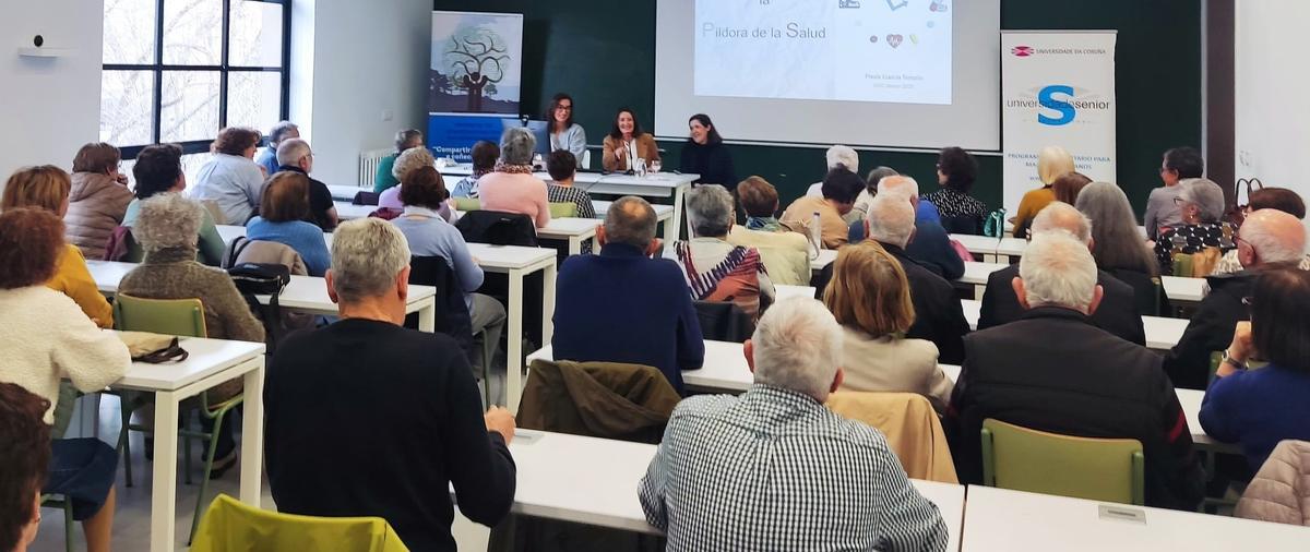 Unha das sesións formativas da Universidade Sénior en Baio.