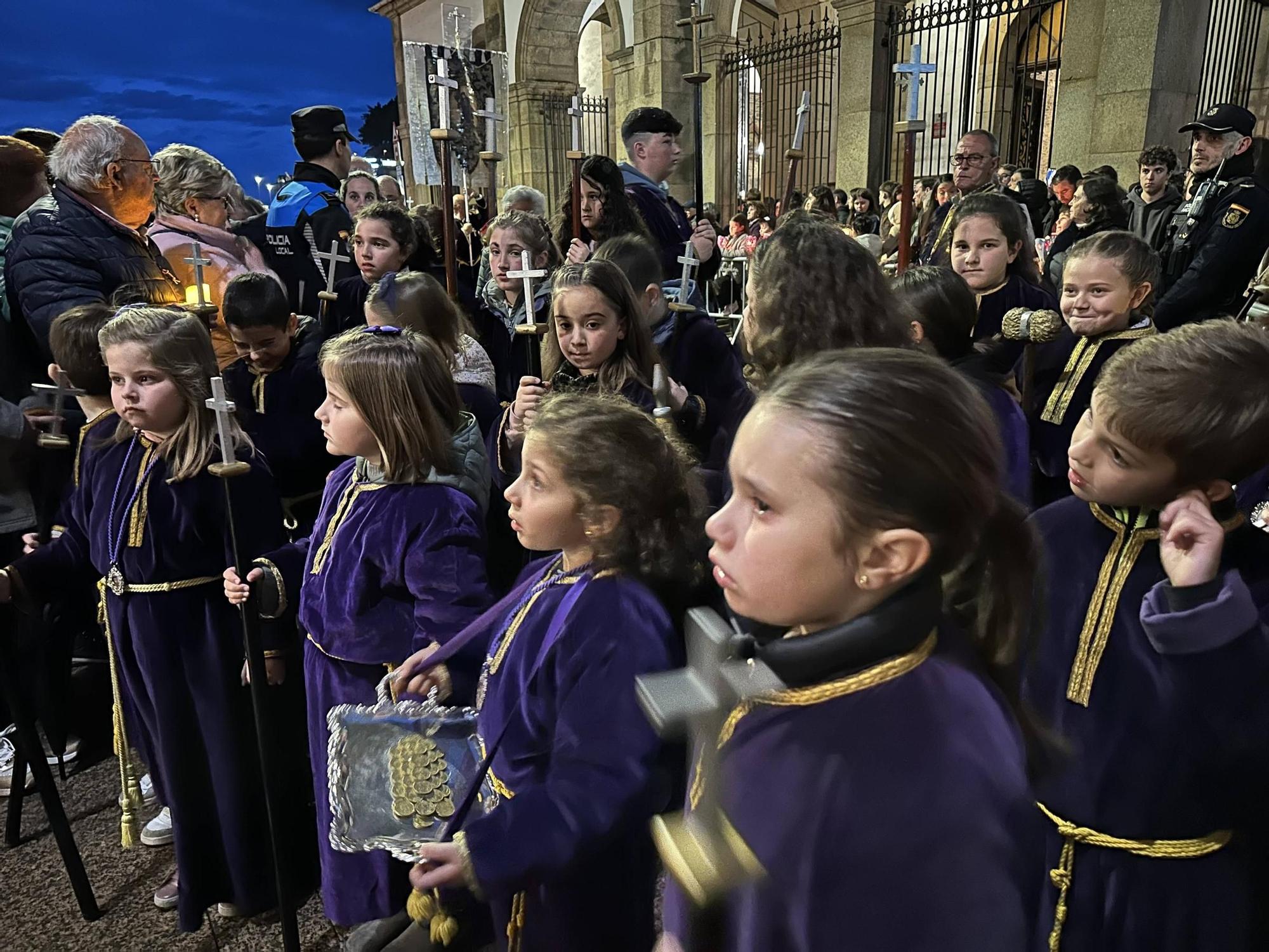 EN IMÁGENES | La envolvente procesión del Nazareno en Luarca