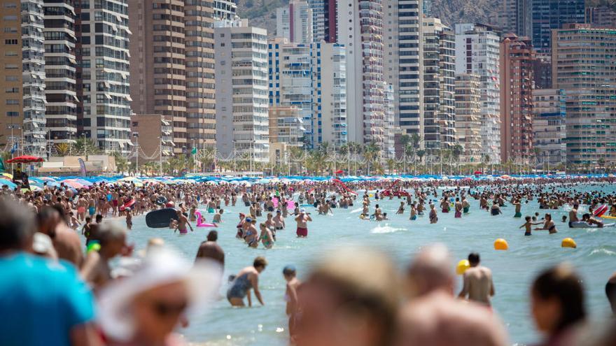 Récord del turismo extranjero con 7,2 millones de visitantes en la Costa Blanca