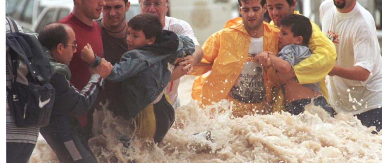 Veinte años de la riada  que cambió Alicante