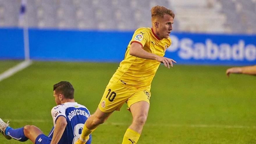 Samu Sáiz controla
una pilota dimecres
al camp del Sabadell.  girona fc