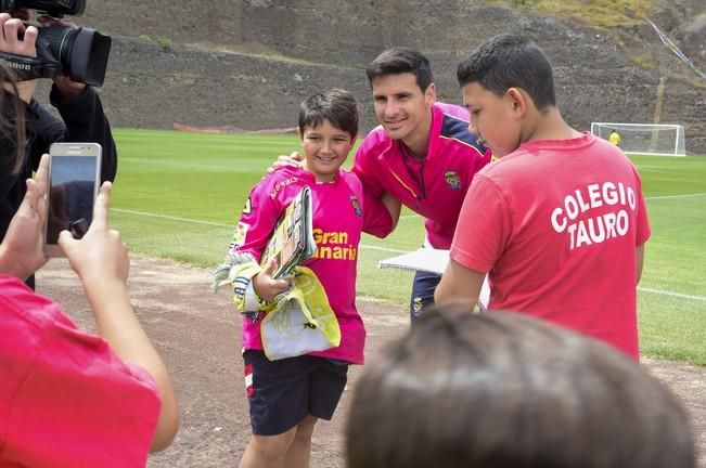 Entrenamiento de la UD Las Palmas en Barranco ...