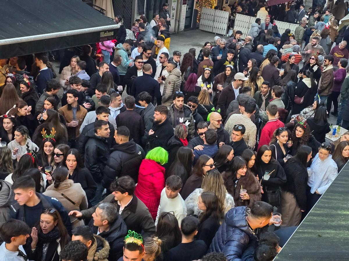 Vilagarcianos y visitantes apuran las últimas horas de 2025.