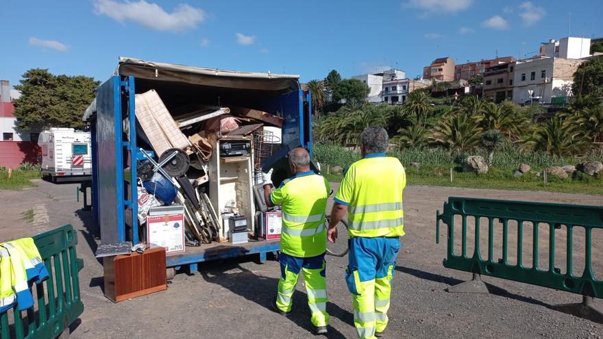 Las Palmas de Gran Canaria finaliza el primer mes del punto de acopio transitorio de trastos con más de 5,5 toneladas recogidas