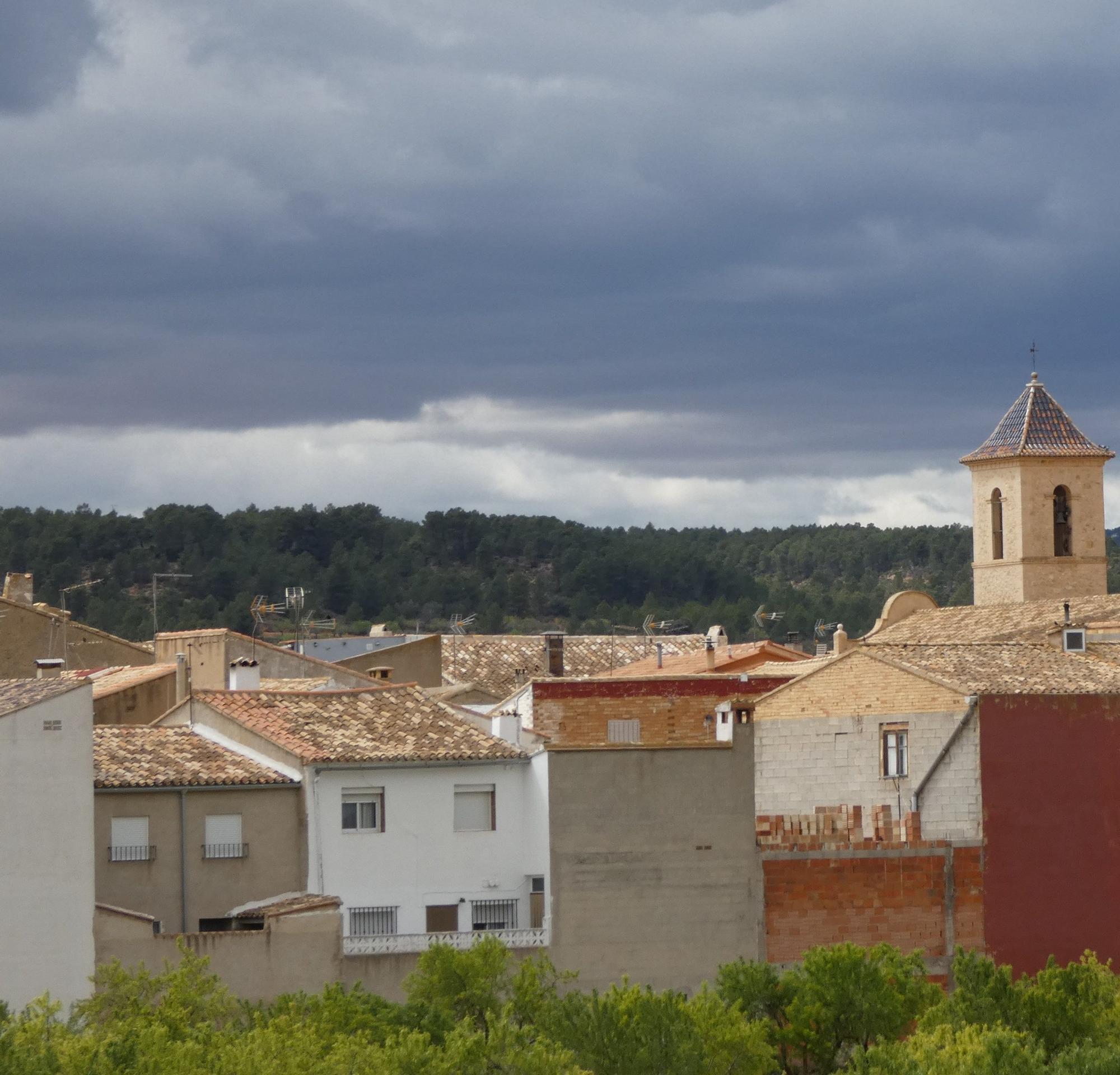 El antes y el después: así ha calcinado el incendio el paraje de Casas de Moya