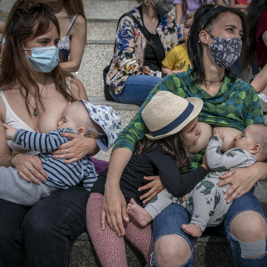 Desde la asociación piden que no se infantilice a las madres durante el embarazo que no se difunda el mensaje de que la lactancia materna, más allá de los dos años de vida del niño, no es beneficiosa.