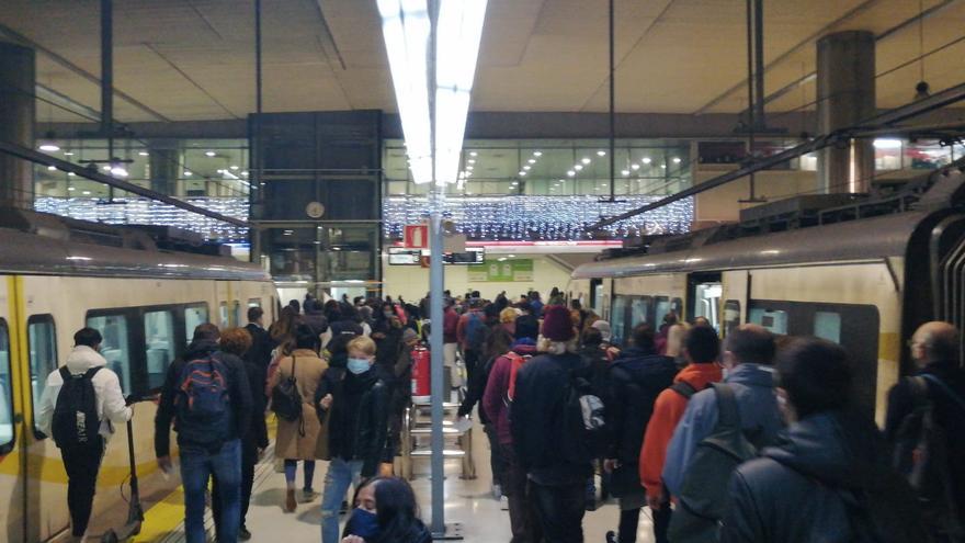 Los usuarios del tren reclaman una reducción de las tarifas