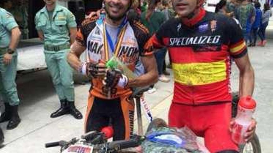 Imagen de los dos primeros clasificados en ciclismo.