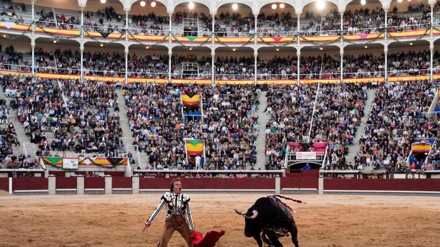 Javier Cortés pierde con la espada un merecido triunfo en la Goyesca de Madrid