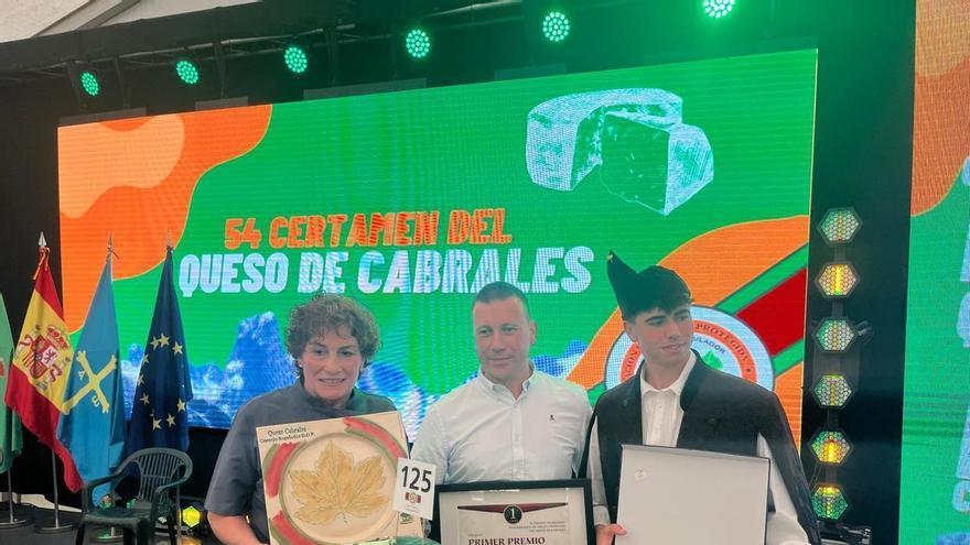 El restaurante asturiano que se ha hecho con el queso ganador del certamen del queso Cabrales con nuevo récord: 37.500 euros