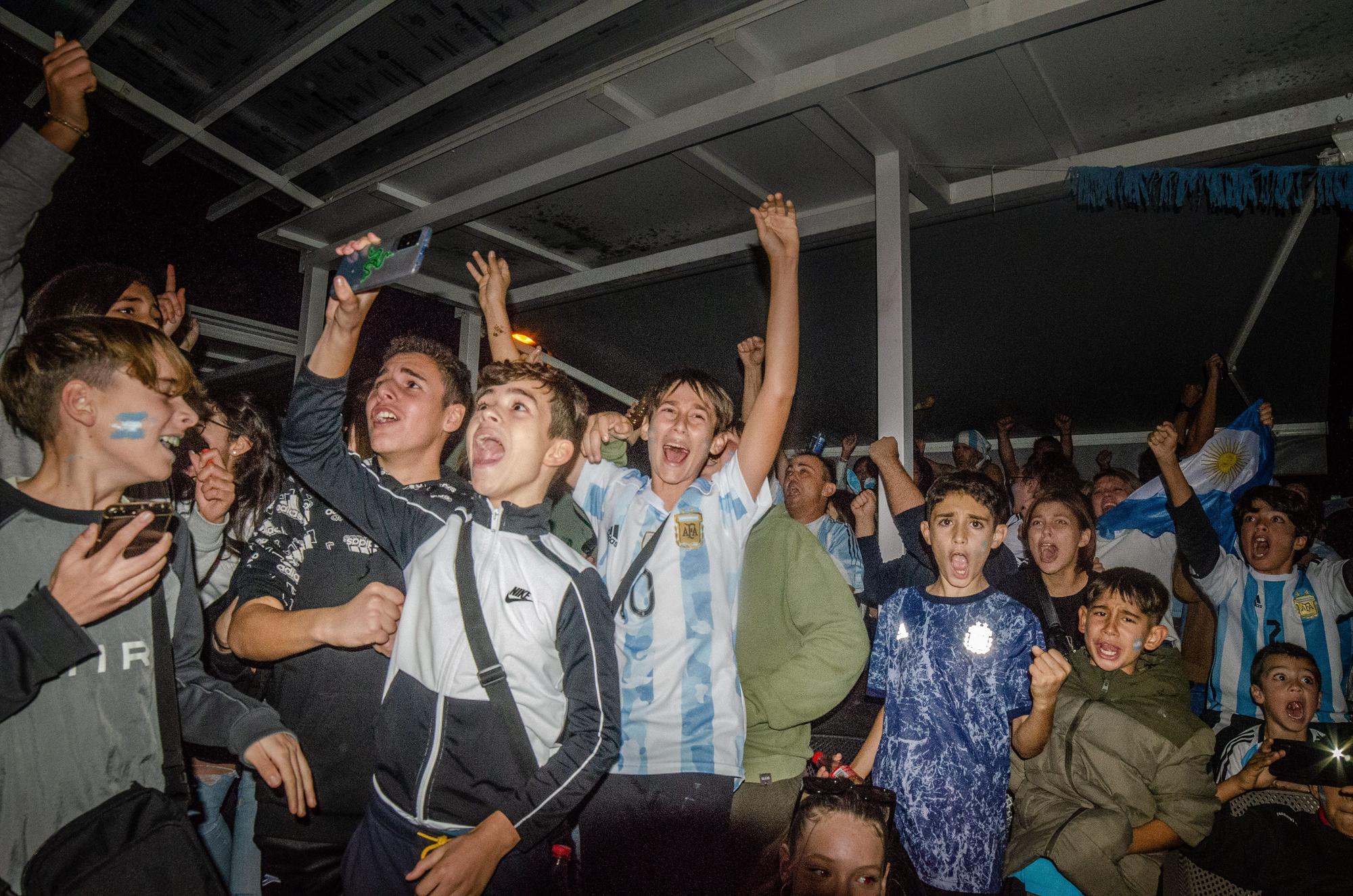 Argentina celebra su victoria en la Copa del Mundo en Gala Miller