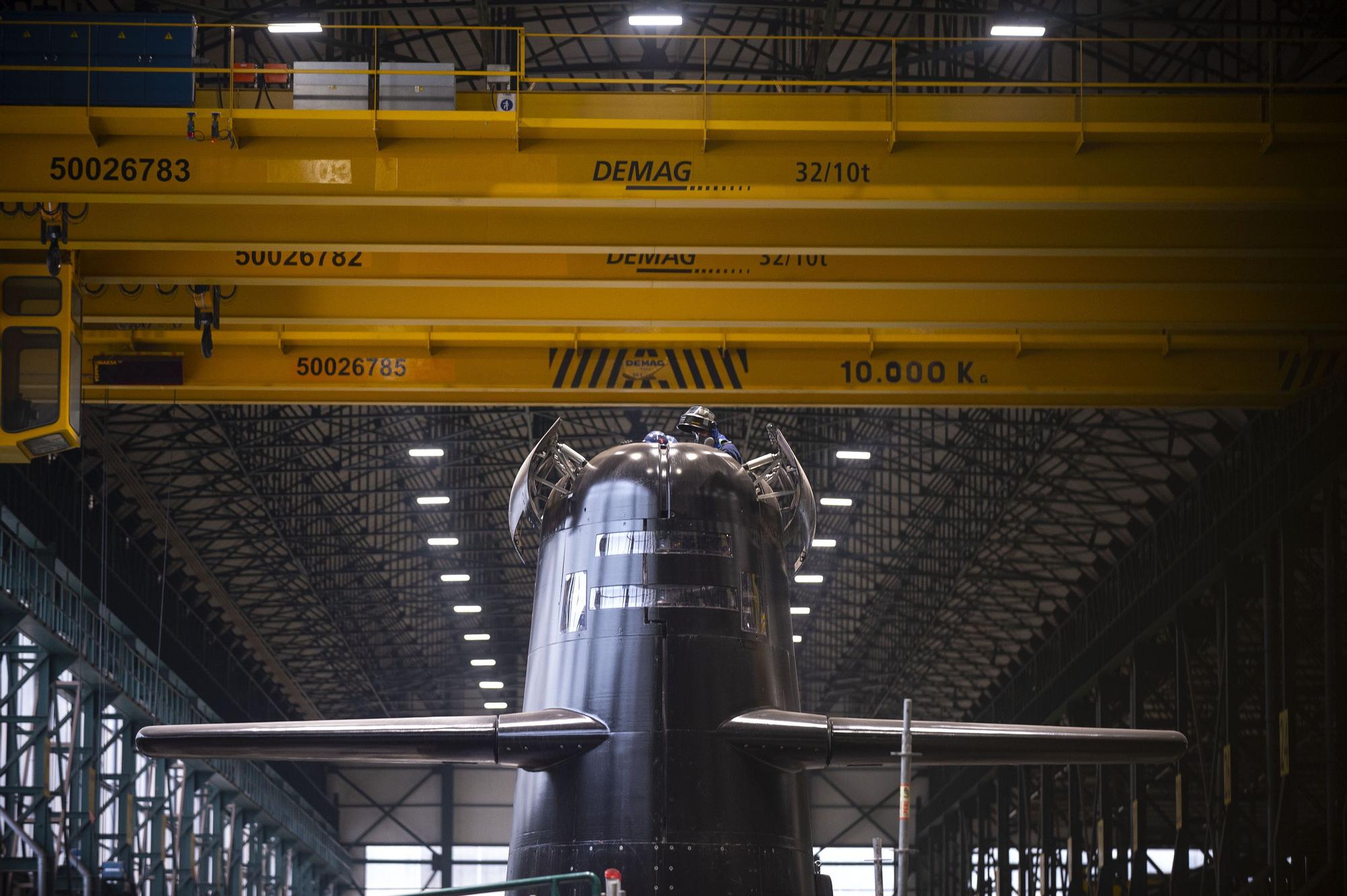 Puesta a flote del submarino S-81 de Navantia en Cartagena