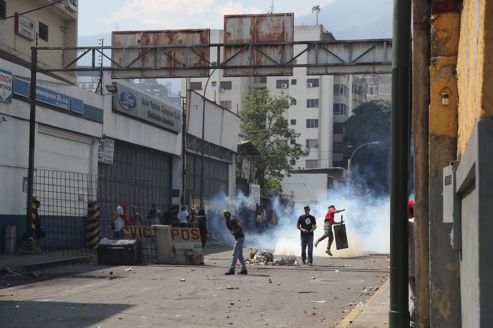 El alzamiento militar en Venezuela.