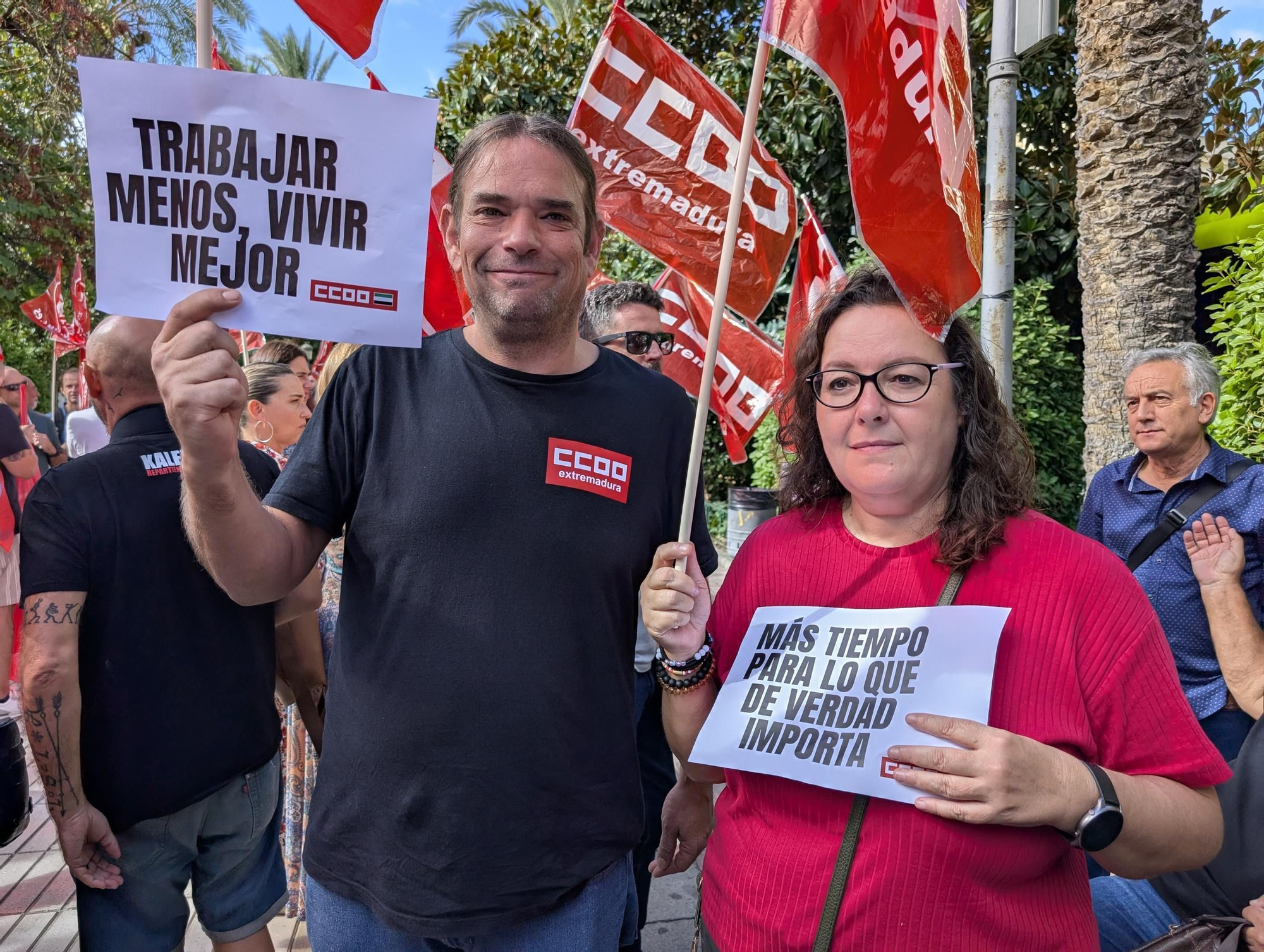 Concentración en Badajoz a favor de la reducción de la jornada laboral
