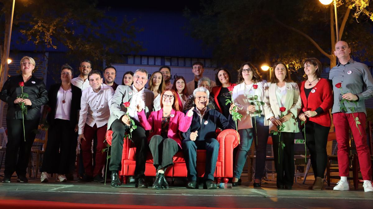 Foto de familia de los integrantes de la candidatura del PSOE de Onda.
