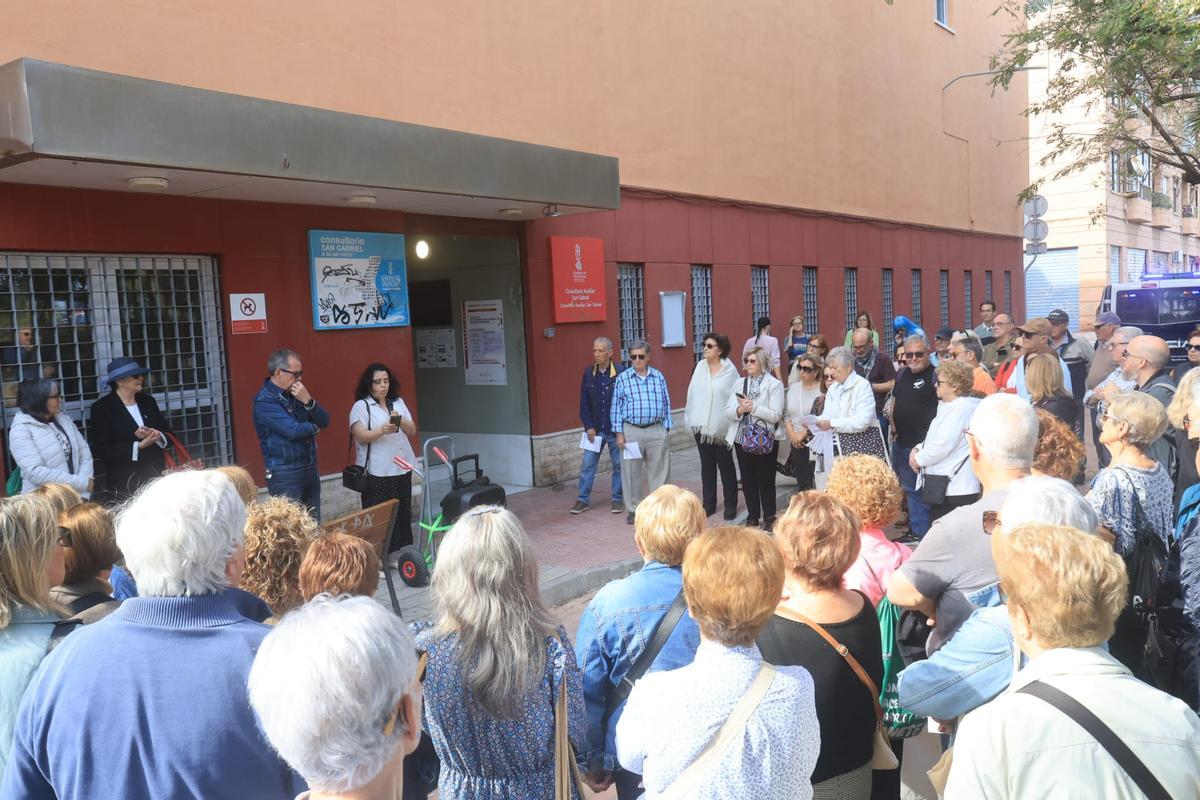 Los vecinos de San Gabriel reclaman un quinto médico para el ...