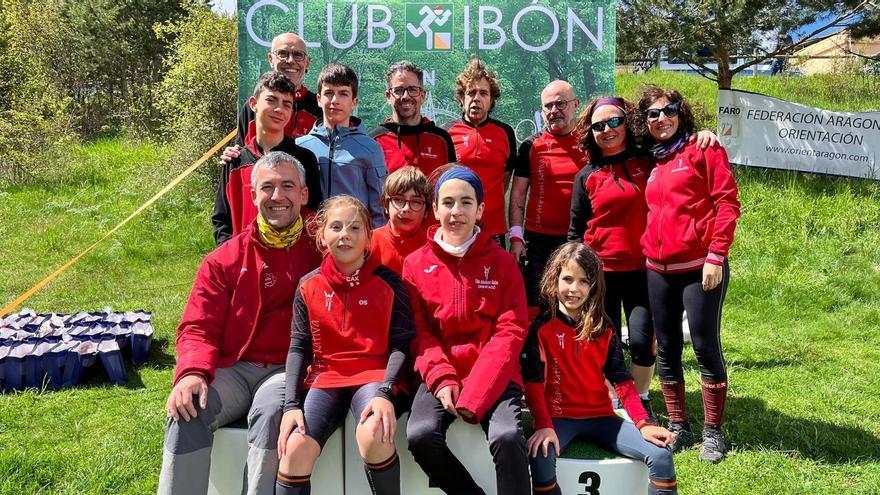 Deportistas del CAX Orientació en el Trofeo Sierra de Albarracín.