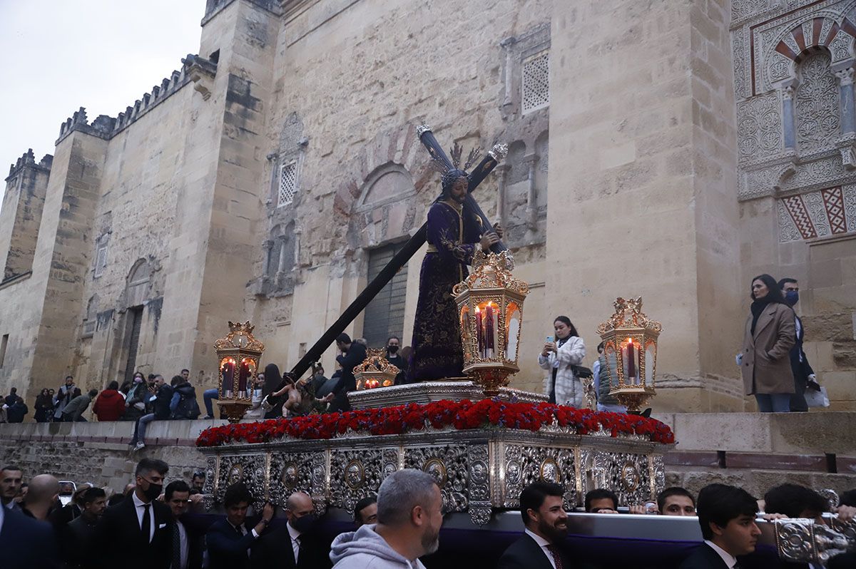 El Vía Crucis de las cofradías vuelve a la calle presidido por Jesús del Calvario