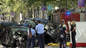 Coches siniestrados en el incidente en el barrio del Poblenou de Barcelona