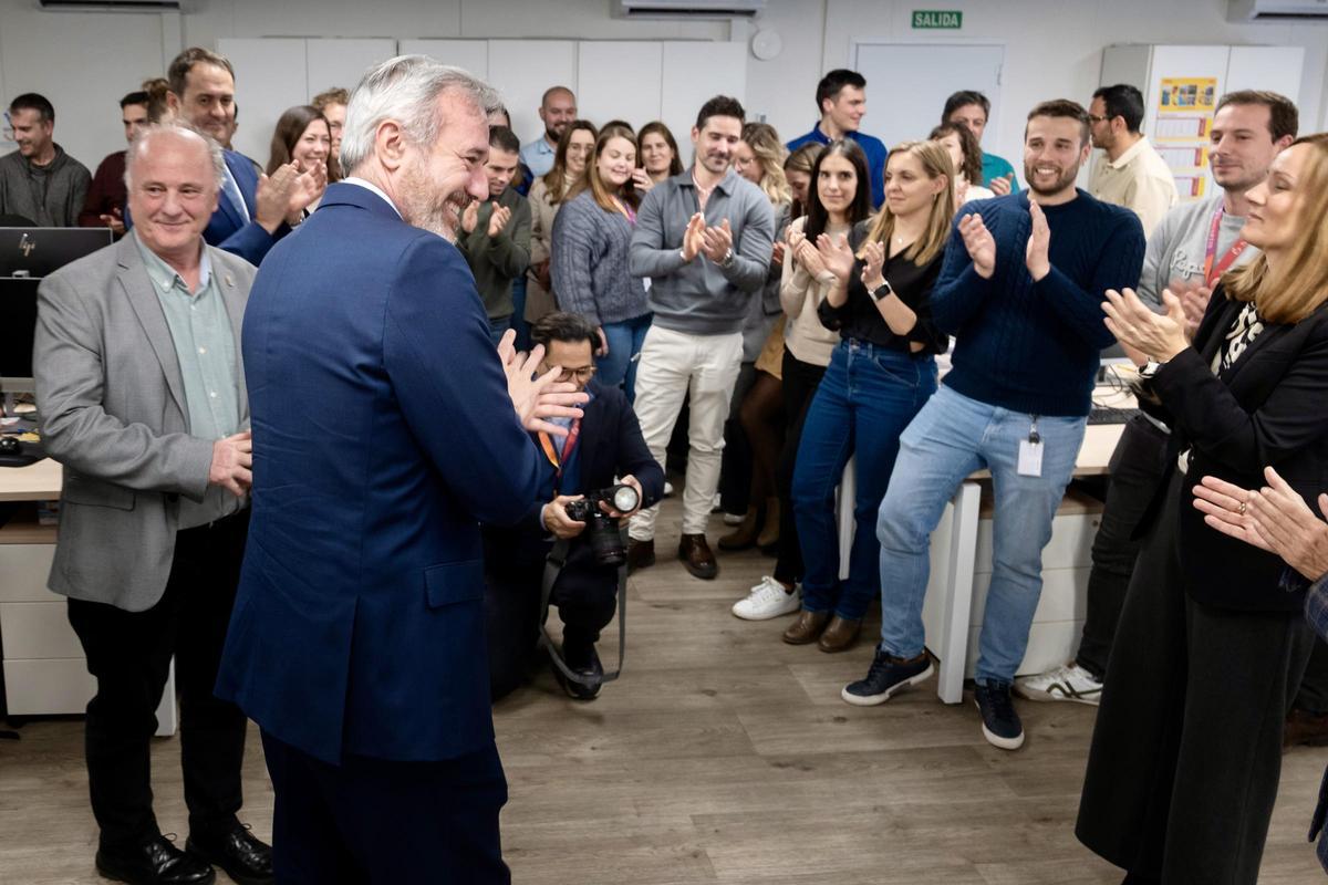 Azcón durante su visita a Novartis.