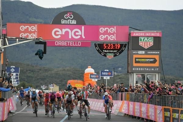 AMPL.- Ciclismo/Giro.- Gaviria aprovecha la ...