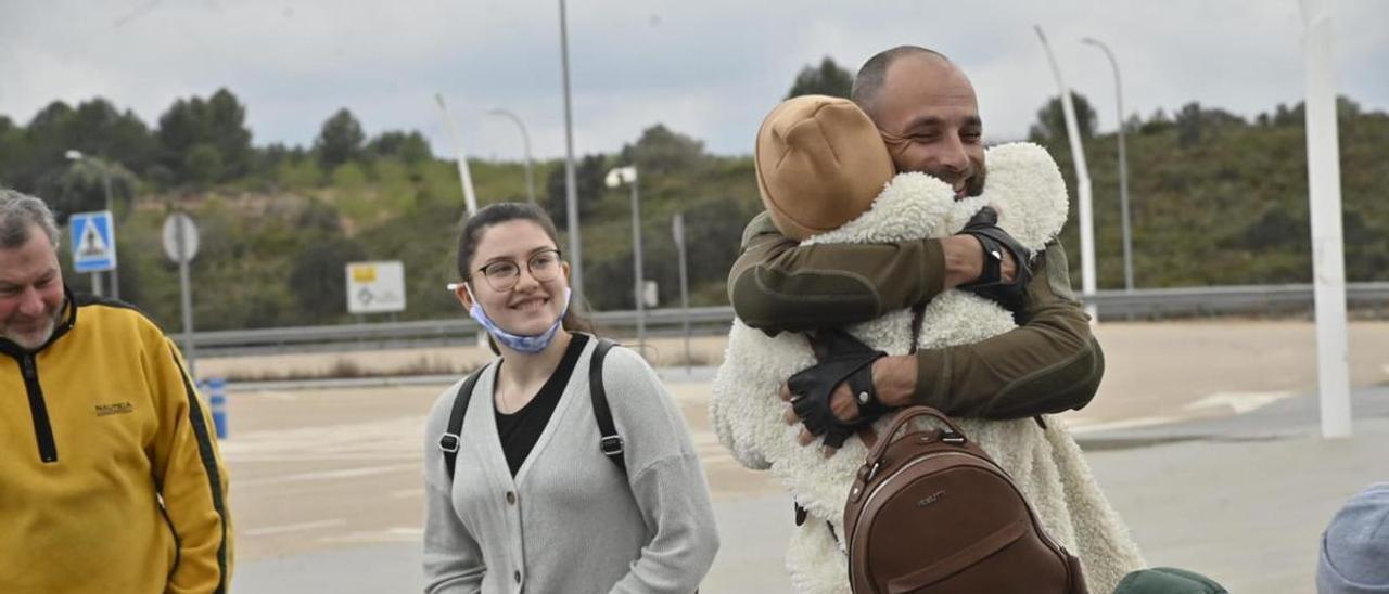 A la mayoría de los ucranianos que llegaron a Castellón les esperaban familiares que han vivido días de angustia.