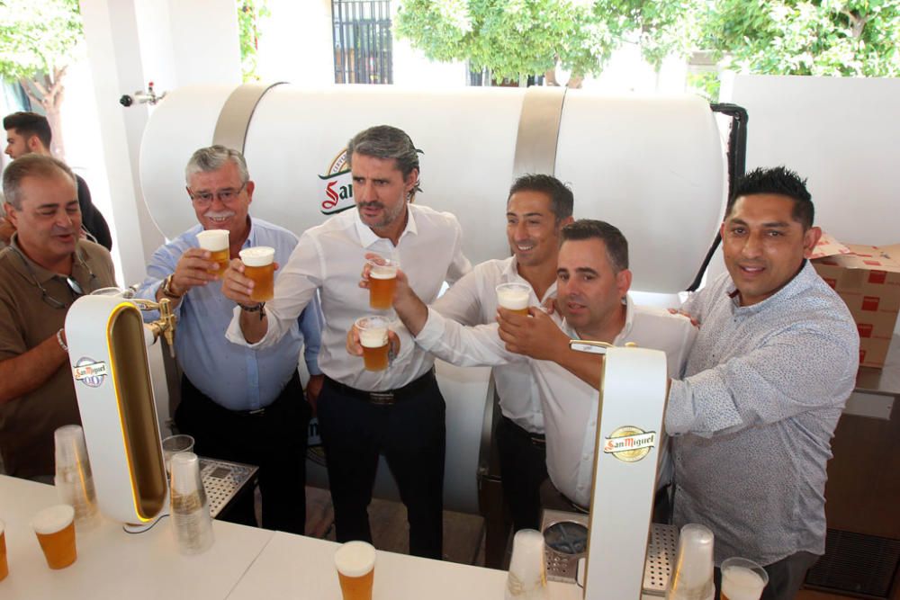 Martín Aguilar, Caminero, Rafael Gil, Basti y Hamyan Al Thani, entre otros, visitan la feria de día en una cita ya tradicional en los días festivos de la ciudad