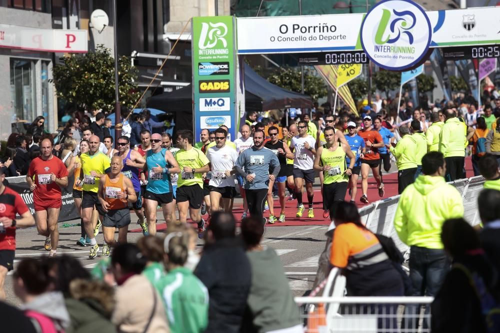 Más de dos mil deportistas corrieron esta mañana en la prueba que discurría por el centro de la ciudad del Louro