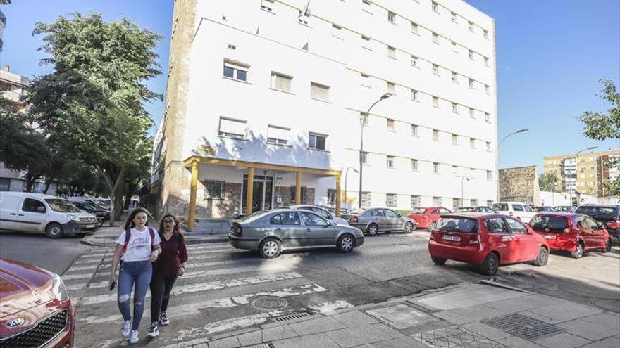 Vara acepta que el centro de salud Los Pinos vaya a la Residencia Juan XXIII