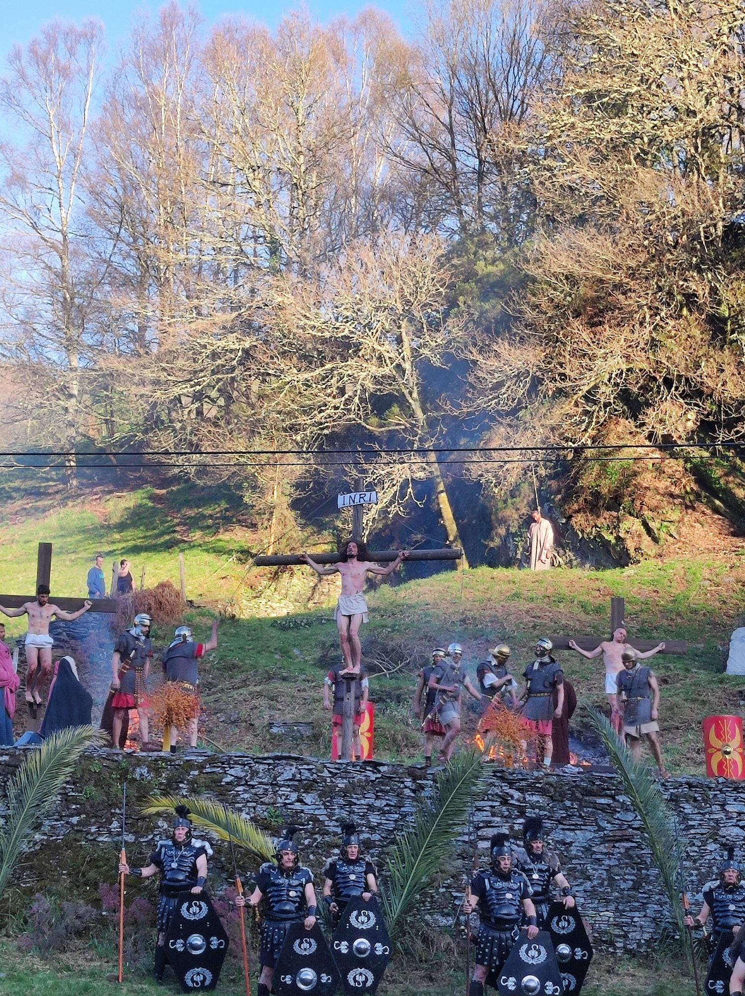 Así es el espectacular vía crucis viviente de Villanueva de Oscos