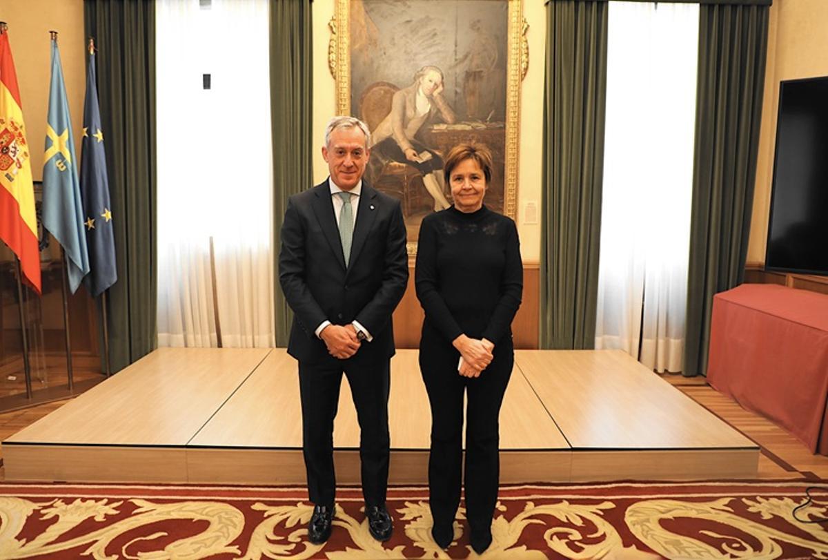 FOTO PRESIDENTE EUROCAJA RURAL Y ALCALDESA DE GIJÓN