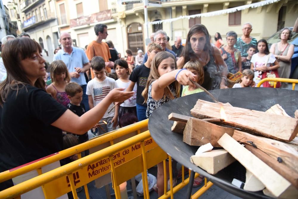 Rebuda de la flama del Canigó a Manresa