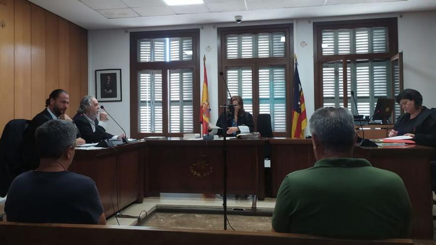 Los dos condenados, ayer en el juicio en Palma. | M.O.I.