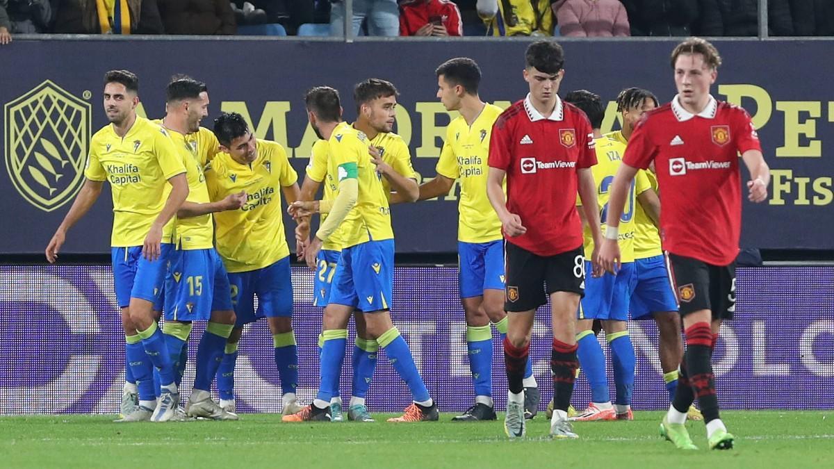 Partido amistoso en la UCA, Cádiz Club de Fútbol