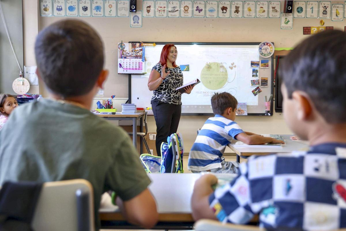 "Docents: els seus sous i les seves vacances"