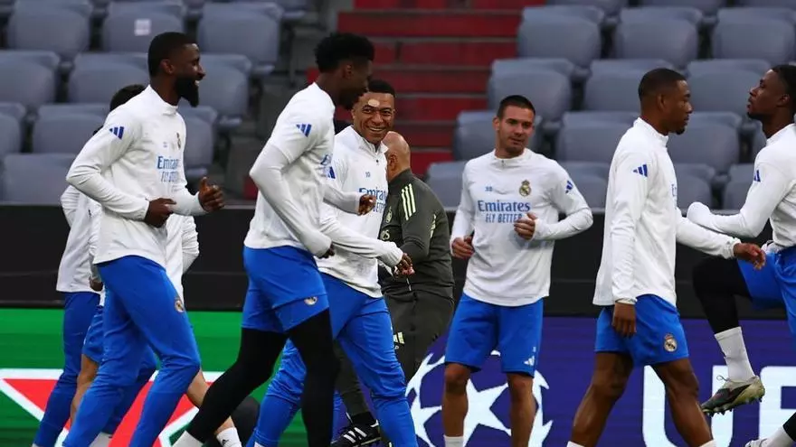 La afición enciende el ambiente en Múnich antes del duelo entre el Bayern y el Real Madrid