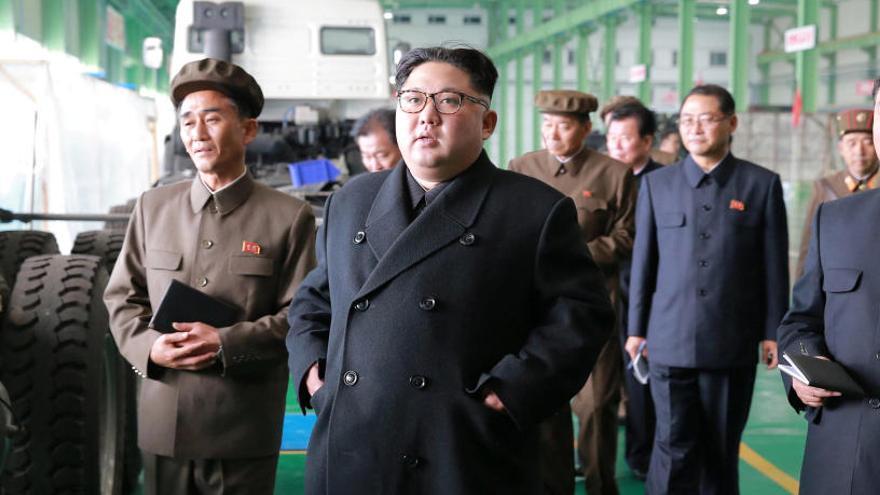 Kim Jong Un durante su visita a una fábrica en Pyongyang.