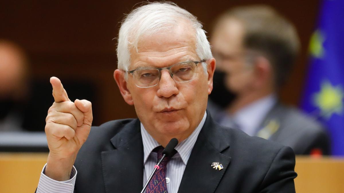 Brussels (Belgium), 01/03/2022.- High Representative of the European Union for Foreign Affairs and Security Policy Josep Borrell gives a statement during an extraordinary Plenary session debating on the 'Russian aggression against Ukraine' at the European Parliament in Brussels, Belgium, 01 March 2022. MEPs will debate 'Russia's invasion of Ukraine' and vote on a related resolution. (Bélgica, Rusia, Ucrania, Bruselas) EFE/EPA/STEPHANIE LECOCQ