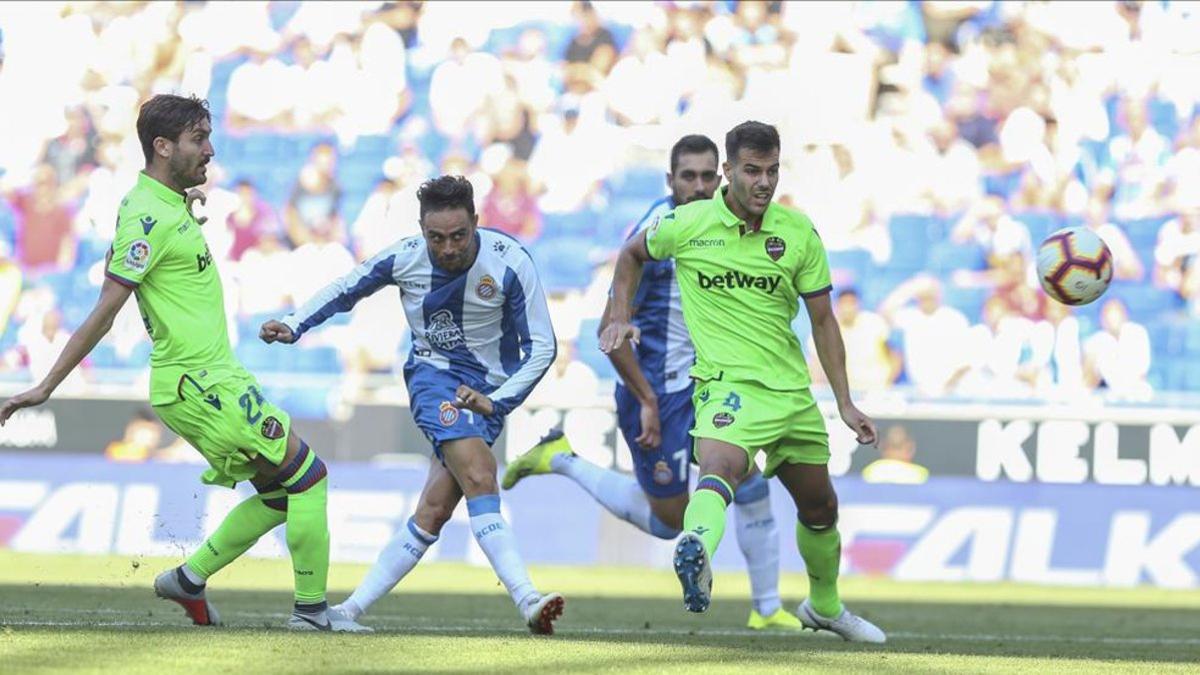 Sergio García anotó el gol de la victoria del Espanyol ante el Leavnte en la primera vuelta.