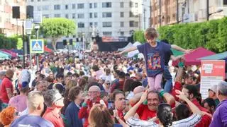Más de 20.000 personas reivindican el futuro del valenciano en la 'Trobada' de la Ribera
