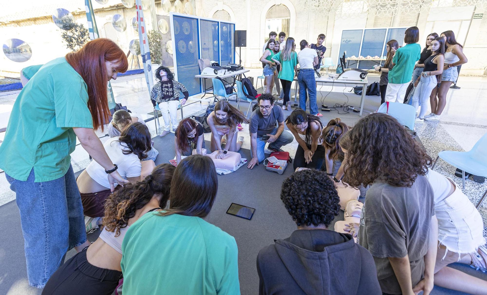 Science is open to young people at Casa Mediterraneo
