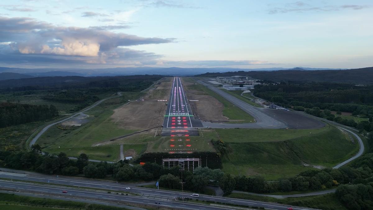 Vista aérea del Aeropuerto Rosalía de Castro