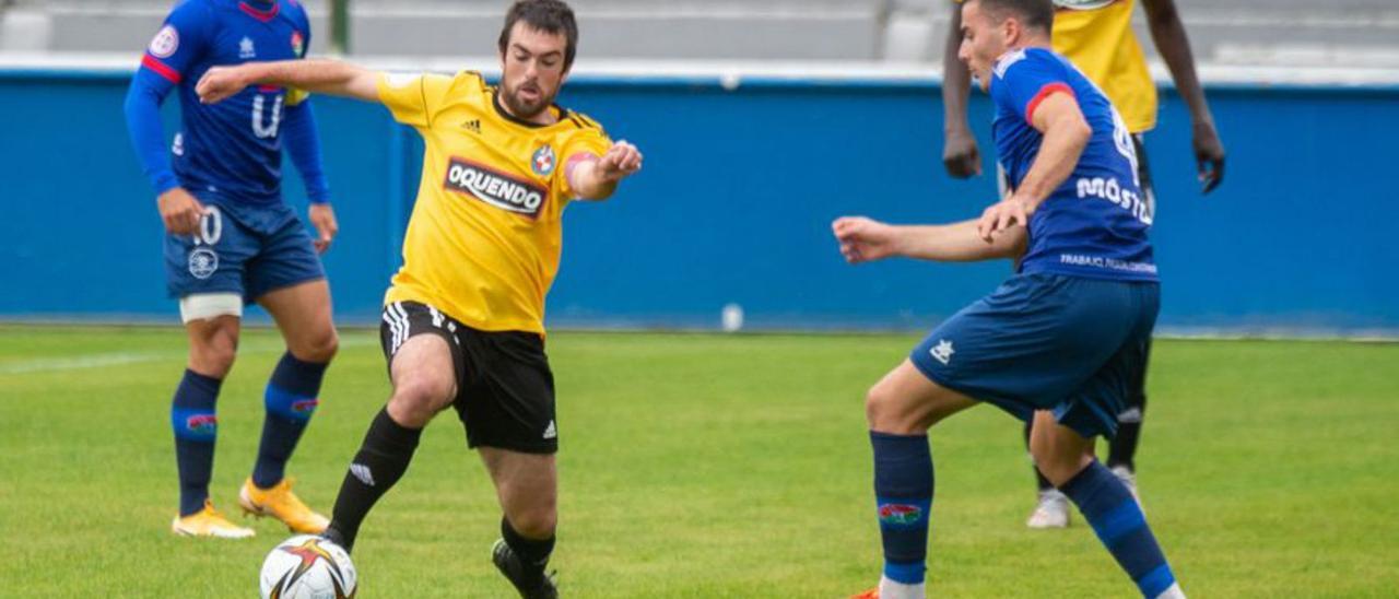 Viti, del Llanera, en el partido frente al Móstoles. | Área 11