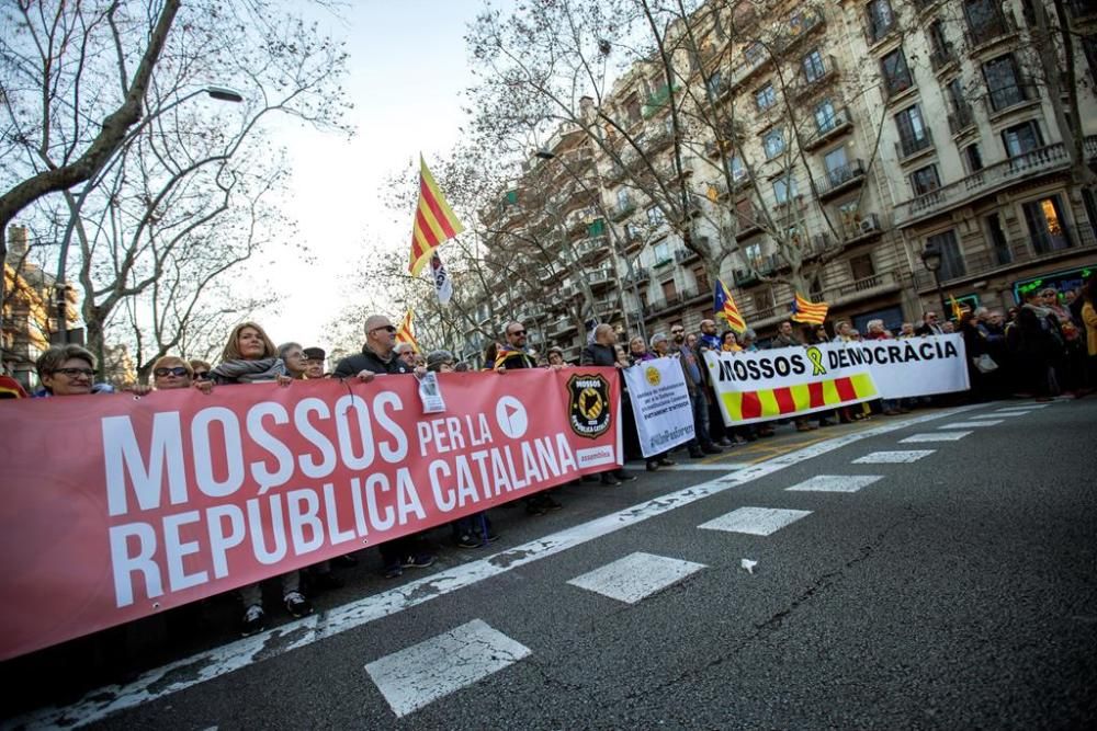 L'independentisme es manifesta a Barcelona en contra del judici del procés