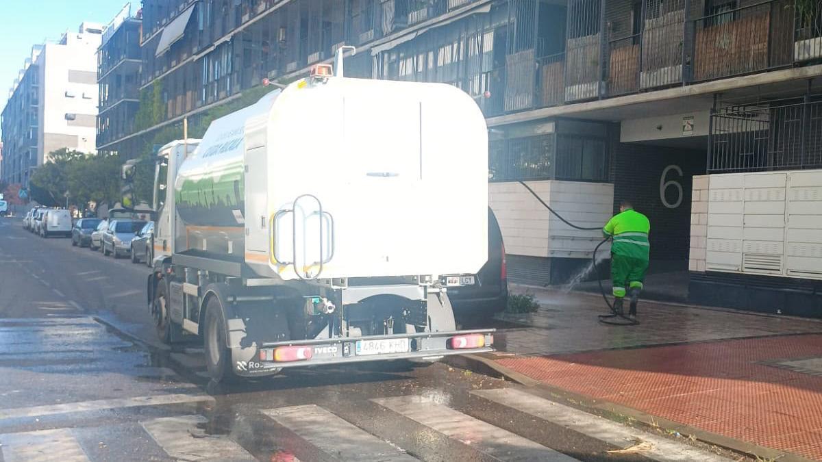 Baldeos en las calles de Alcalá de Henares.