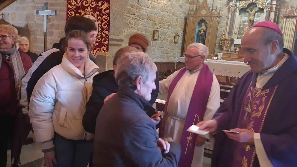 GALERÍA: EL obispo prosigue su visita por tierras sanabresas