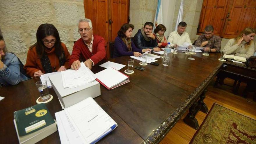 Un momento del pleno de ayer en el que se debatieron los presupuestos municipales para 2016. // Gustavo Santos