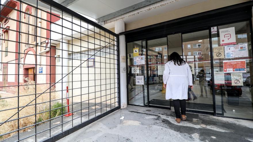 Amenazas al personal de recepción del centro de salud La Bassa de Alcoy: &quot;Nos insultan a diario&quot;